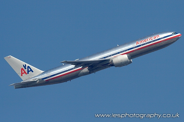 AAweb10.jpg - American Airlines Boeing 777 - Order an Aviation Print Below or email info@iesphotography.co.uk for other usage