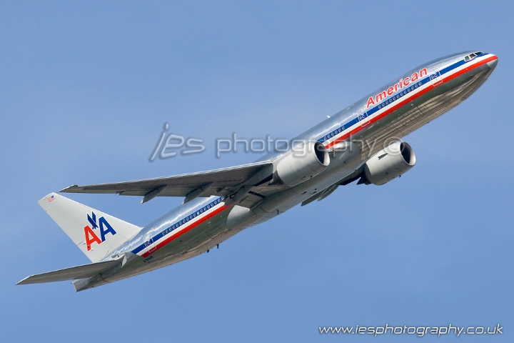 AAweb8.jpg - American Airlines Boeing 777 - Order an Aviation Print Below or email info@iesphotography.co.uk for other usage