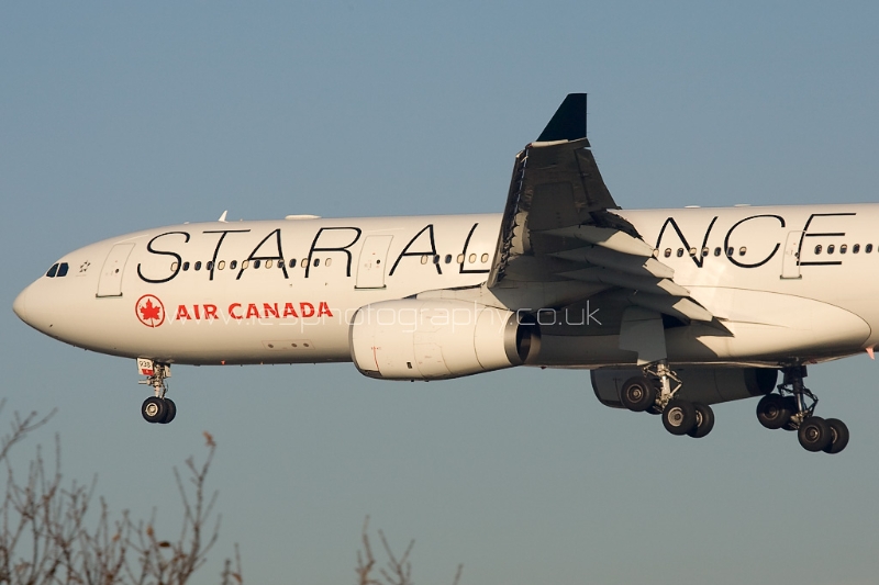 aza15.jpg - Air Canada - Order a Print Below or email info@iesphotography.co.uk for other usage