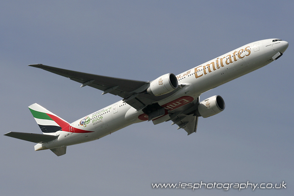 ek3.jpg - Emirates Boeing 777 - Email - info@iesphotography.co.uk for photo usage or order a print below