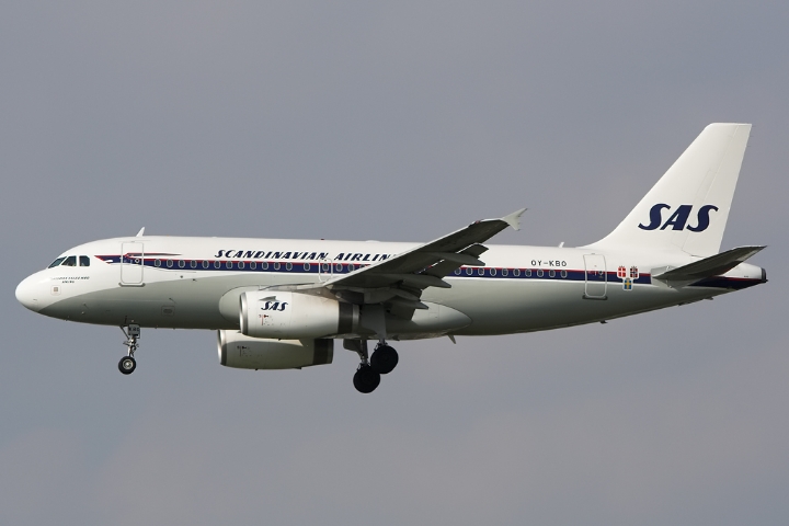 OYKBO_080407_LHR.jpg - Airbus A319 Retro