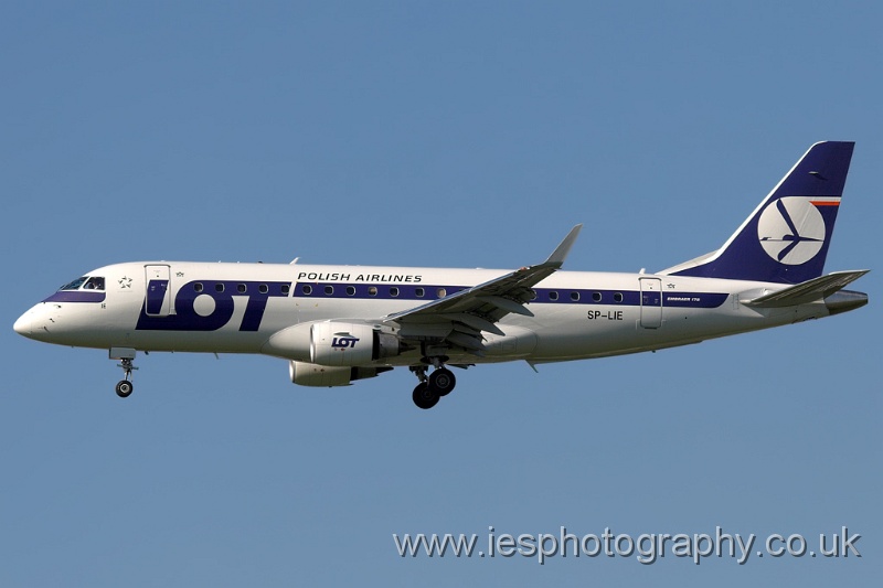 LOT-Polish-Airlines-Image_LHR_B.jpg - LOT - Polish Airlines