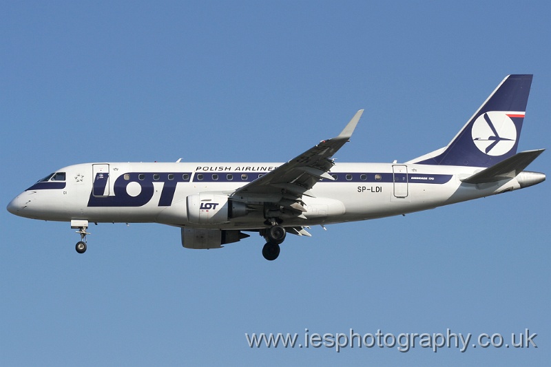 LOT-Polish-Airlines-Image_LHR_D.jpg - LOT - Polish Airlines