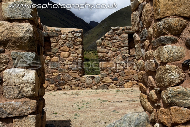 inca_ruins1_dd_wm.jpg - Inca Ruins- Peru