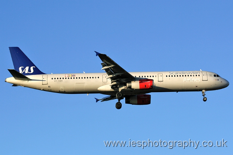 OYKBH_290106_LHR.jpg - Scandinavian Airlines - SAS