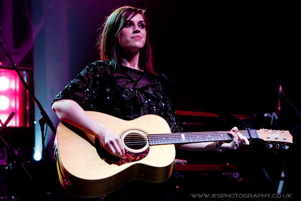 amy macdonald shep bush 2010 ies2 Amy Macdonald London Shepherds Bush Empire