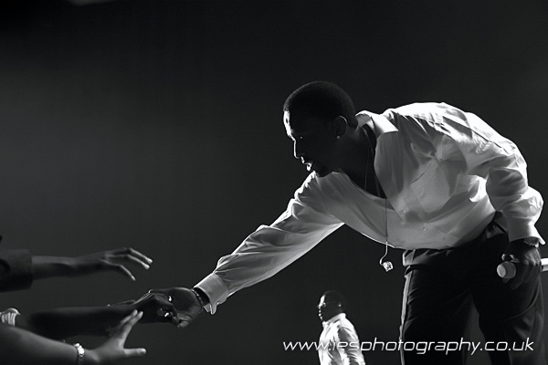 b2m_10_wm.jpg - Boyz II Men - Hammersmith Apollo 24th March 2008 - For image usage contact info@iesphotography.co.uk