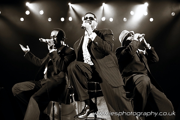 b2m_25_wm.jpg - Boyz II Men - Hammersmith Apollo 24th March 2008 - For image usage contact info@iesphotography.co.uk