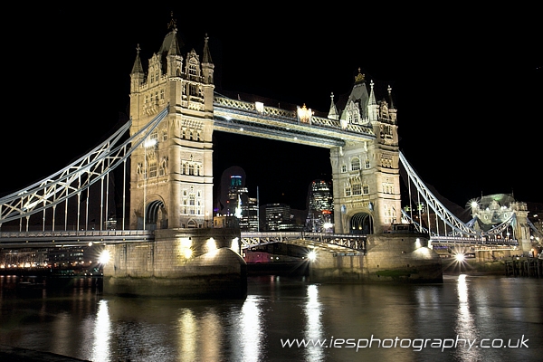 londonbridge_wm.jpg - Tower Bridge