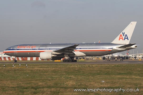 AAweb18.jpg - American Airlines Boeing 777 - Order a Print Below or email info@iesphotography.co.uk for other usage